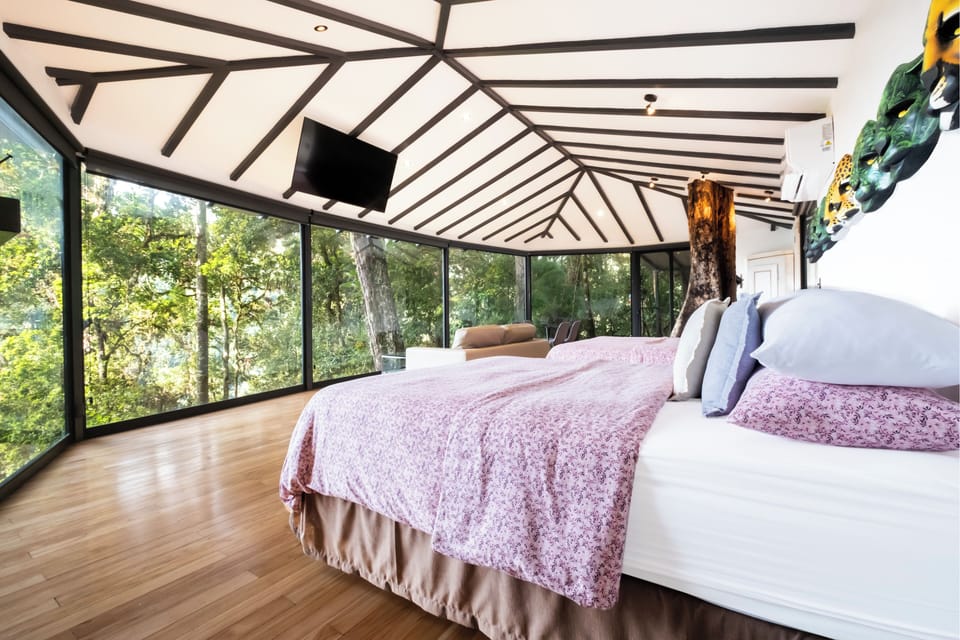 The Terraces | Premium bedding, down comforters, minibar, in-room safe