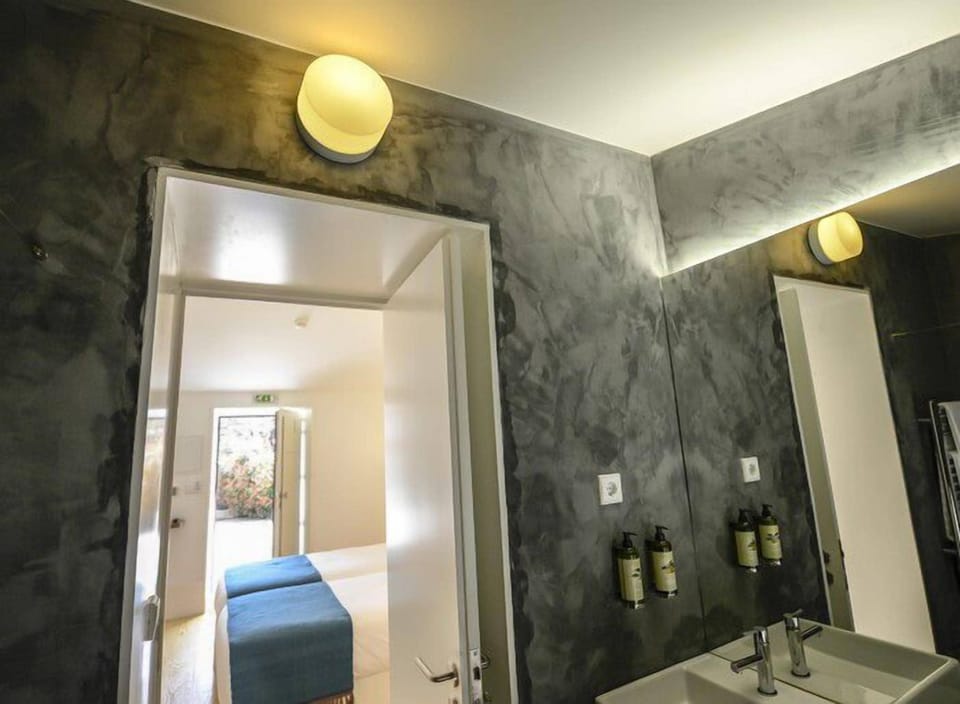 Superior Twin Room (Tawny) | Soundproofing, free WiFi, bed sheets