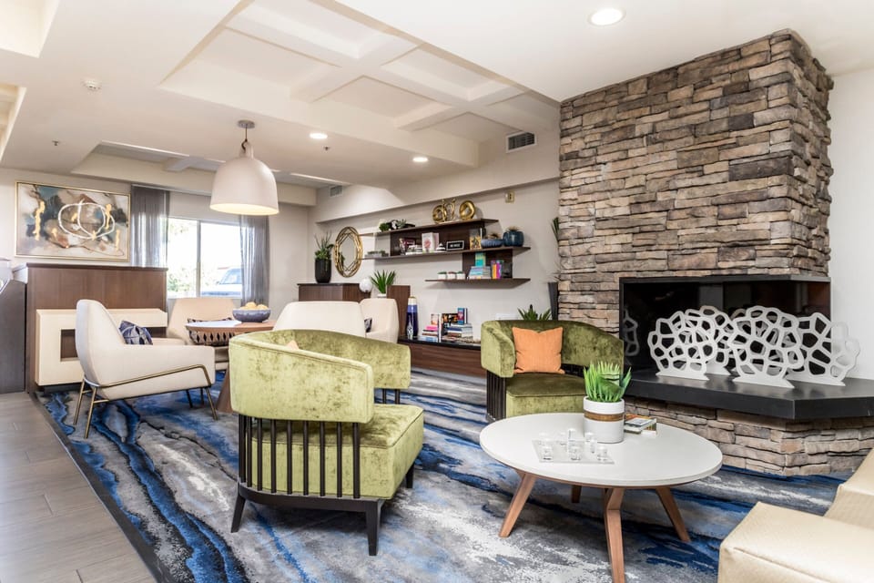 Lobby lounge