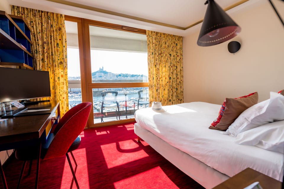 Deluxe Room Prestige, Sea View with Balcony | Premium bedding, minibar, in-room safe, blackout drapes