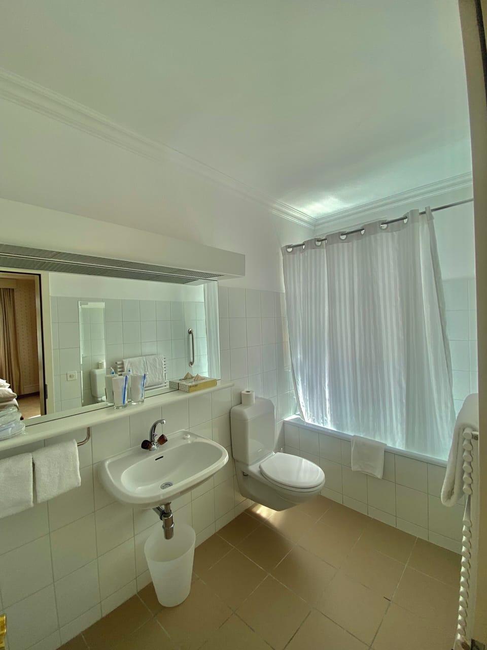 In-room safe, free WiFi, bed sheets