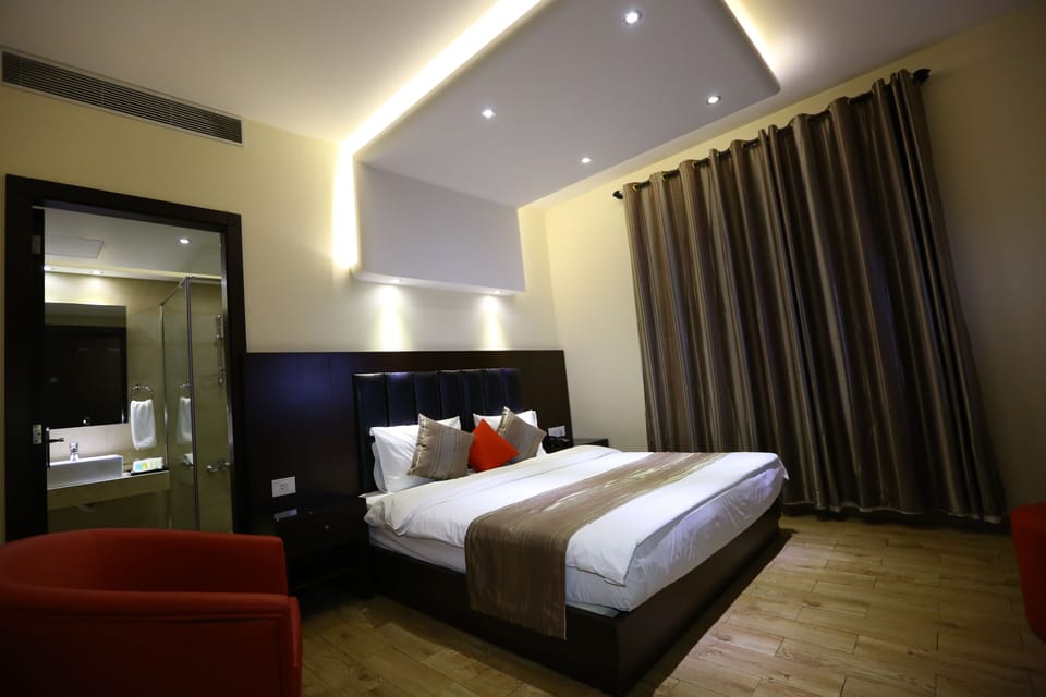 Premium bedding, minibar, in-room safe, blackout drapes