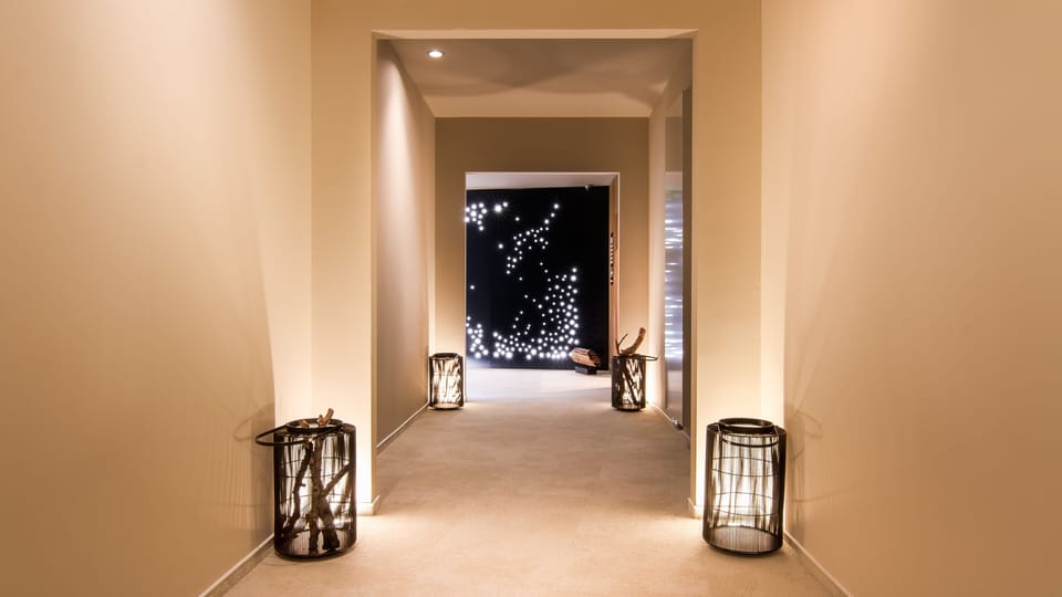 Couples treatment rooms, hot tub, Thai massages, facials