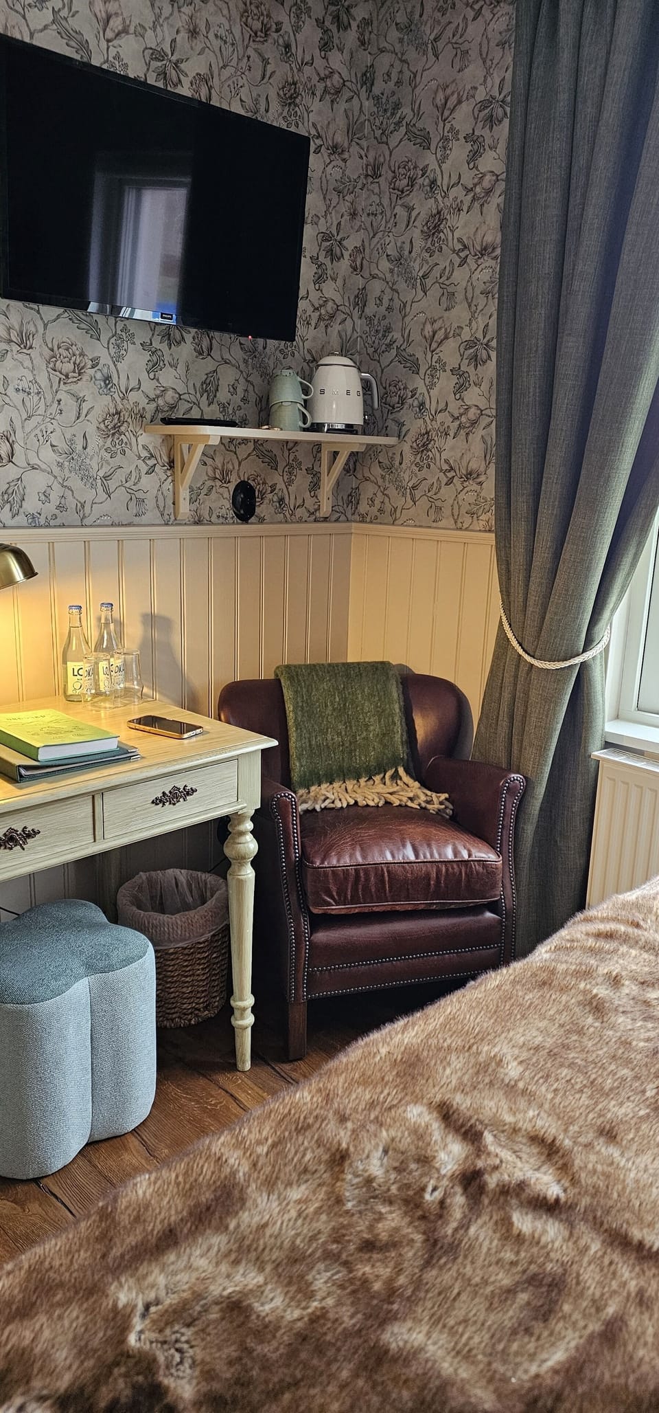 Standard Double Room, 2 Twin Beds | Individually decorated, individually furnished, laptop workspace