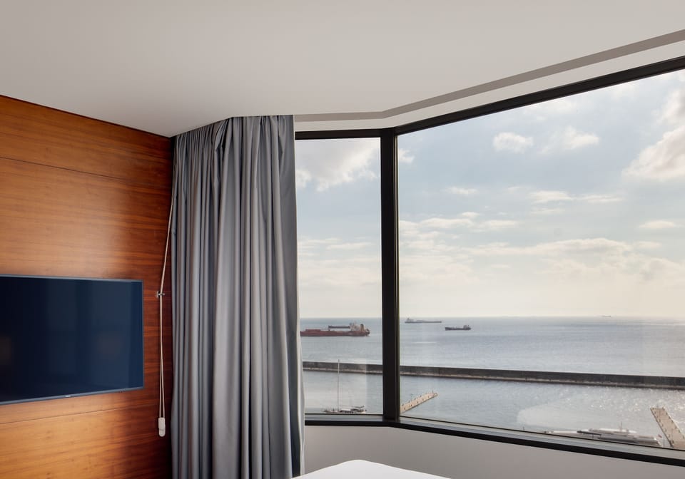Beach/ocean view