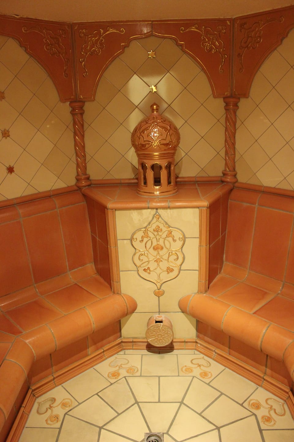 Sauna, hot tub, steam room, Turkish bath, body treatments, hydrotherapy