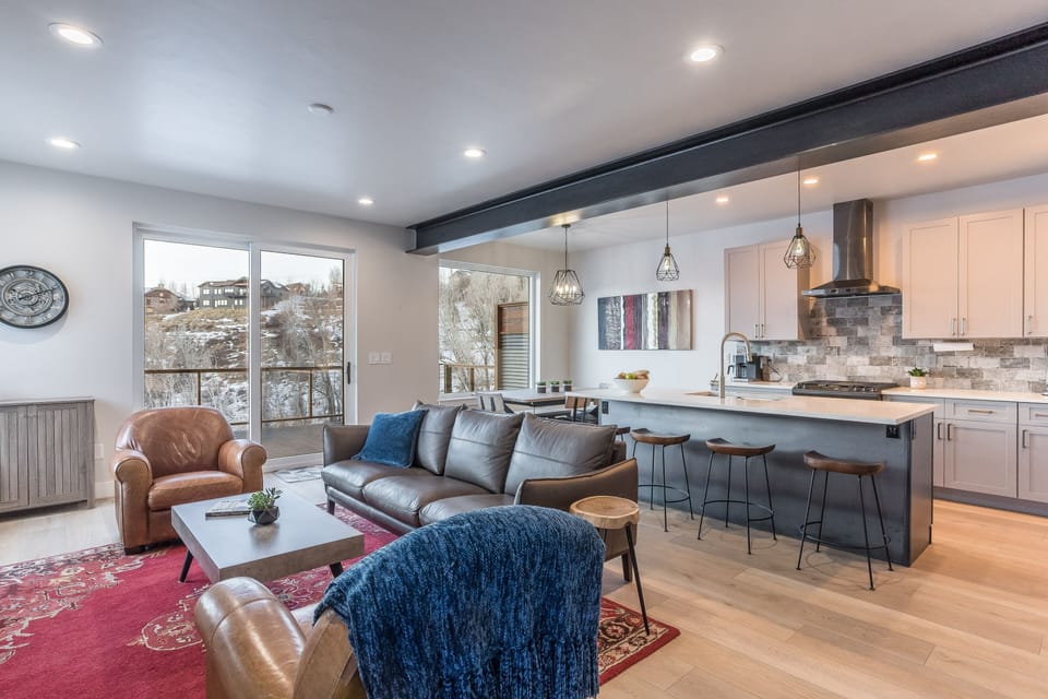 House, 5 Bedrooms | Living room | Smart TV