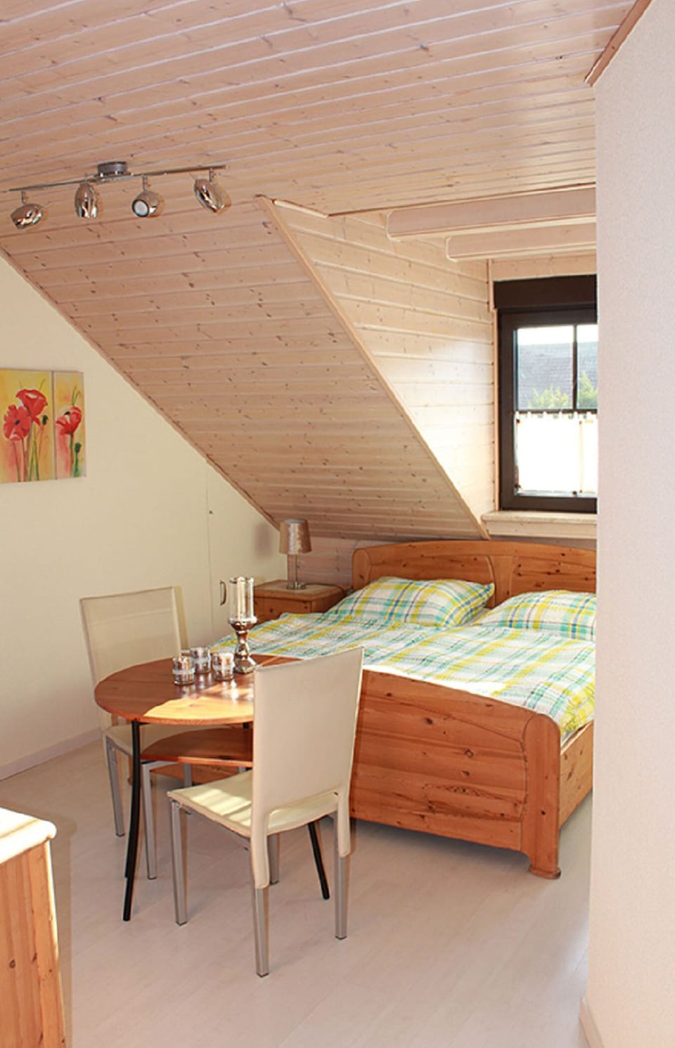 Double Room | Iron/ironing board, free WiFi, bed sheets