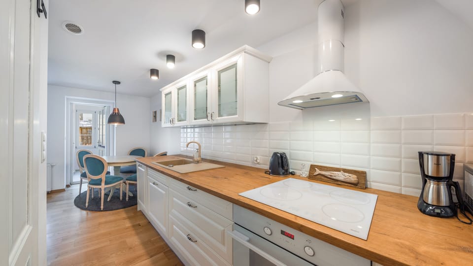 Apartment (1 ul. Parkowa 26) | Private kitchenette | Fridge, oven, stovetop, electric kettle