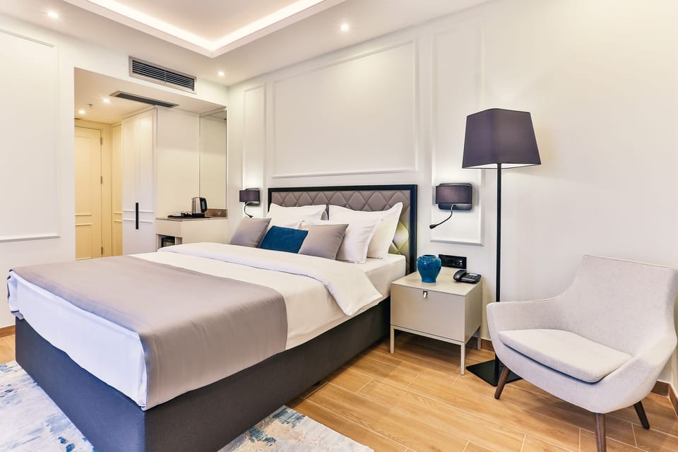 Standard Double Room | Memory foam beds, minibar, in-room safe, desk