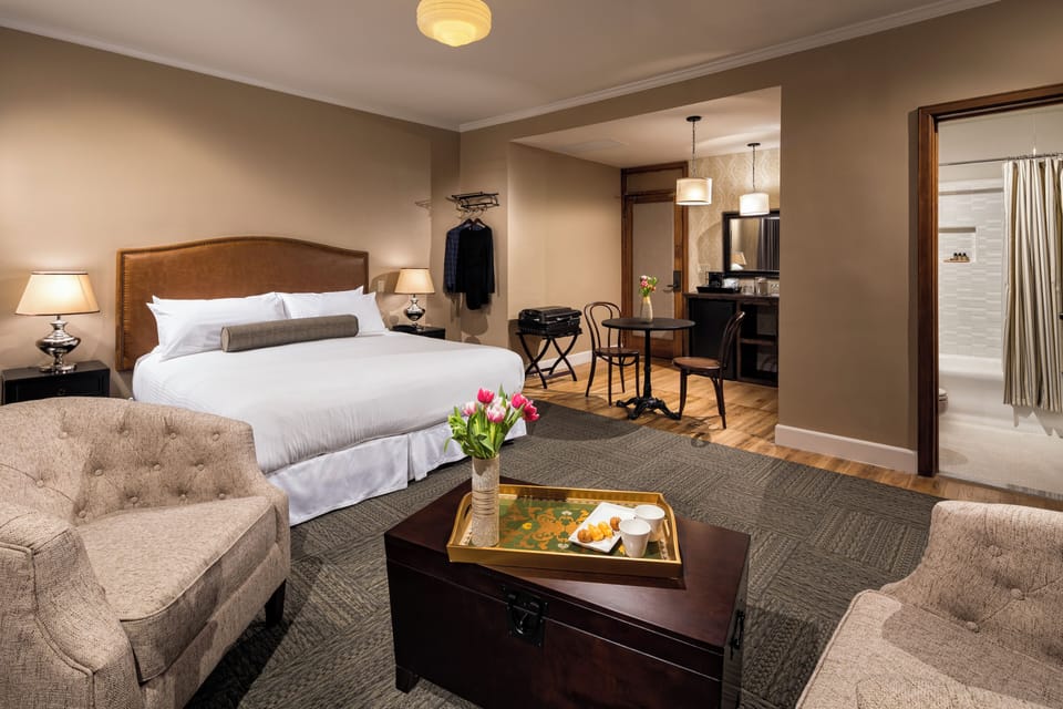 Junior Suite | Premium bedding, pillowtop beds, blackout drapes, iron/ironing board