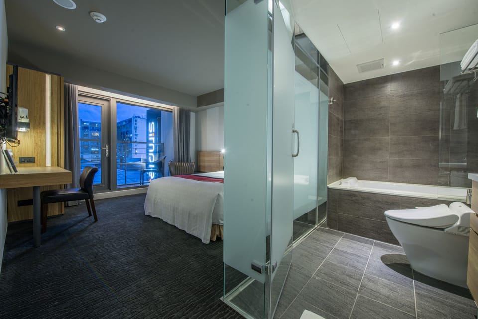 Simple Double  | In-room safe, desk, blackout drapes, soundproofing