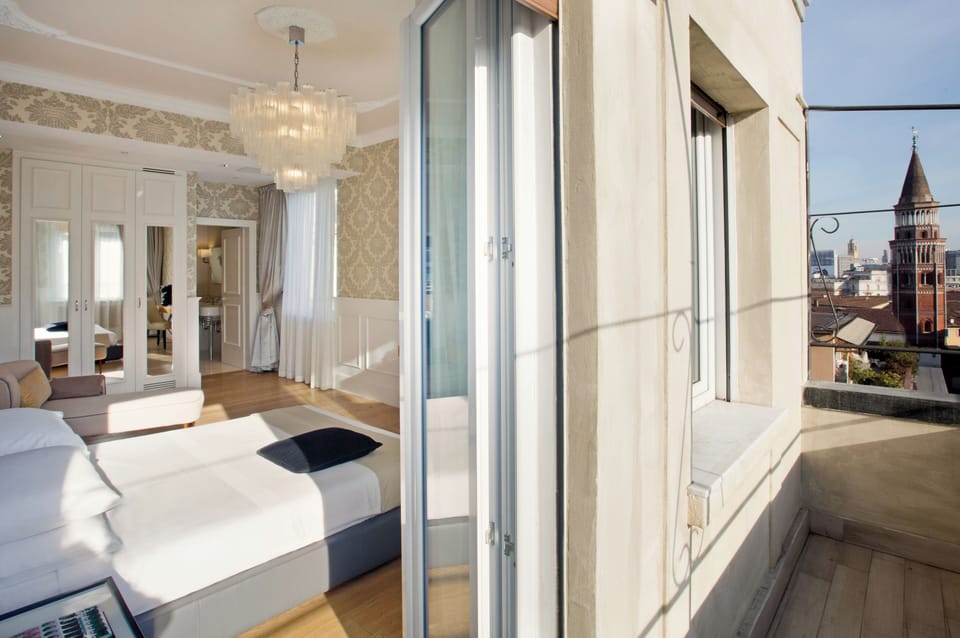 Superior Double Room, Balcony, City View | Property entrance