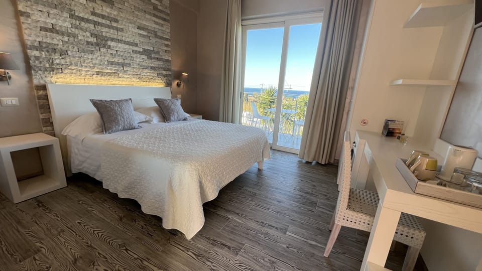Luxury Double Room (Luxury Room) | Minibar, in-room safe, free WiFi, bed sheets