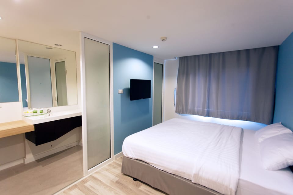 Deluxe Room, 1 Double Bed | In-room safe, free WiFi, bed sheets