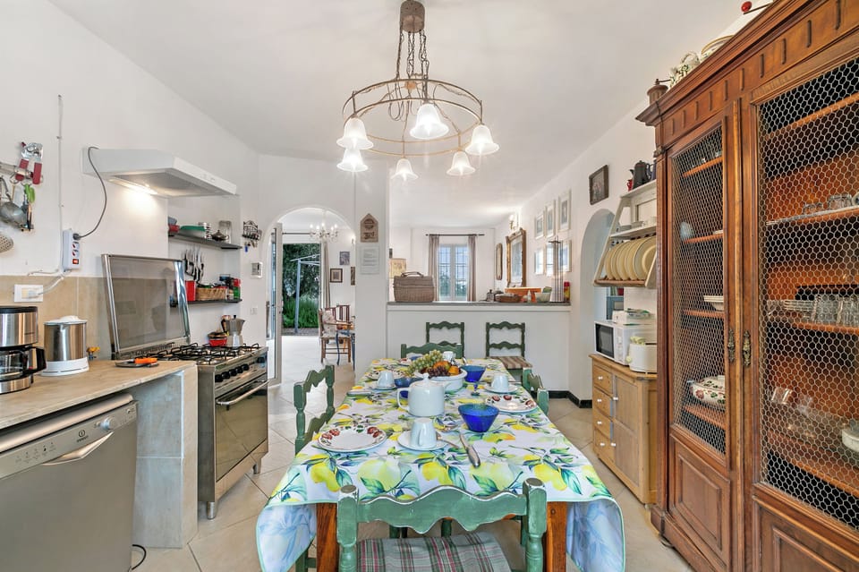 Family House, 2 Bedrooms, Microwave, Mountainside (Ca D'artista For Nature Lovers with) | Private kitchen | Stovetop, electric kettle