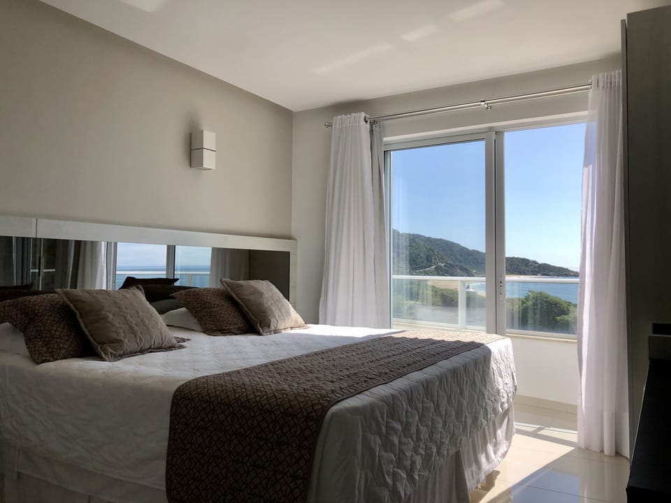 Suite, Sea View | Egyptian cotton sheets, minibar, blackout drapes, free WiFi