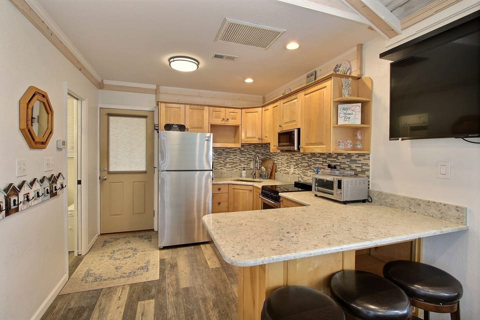 Condo, 1 Bedroom | Private kitchen | Fridge, coffee/tea maker