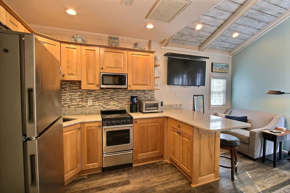 Condo, 1 Bedroom | Private kitchen | Fridge, coffee/tea maker
