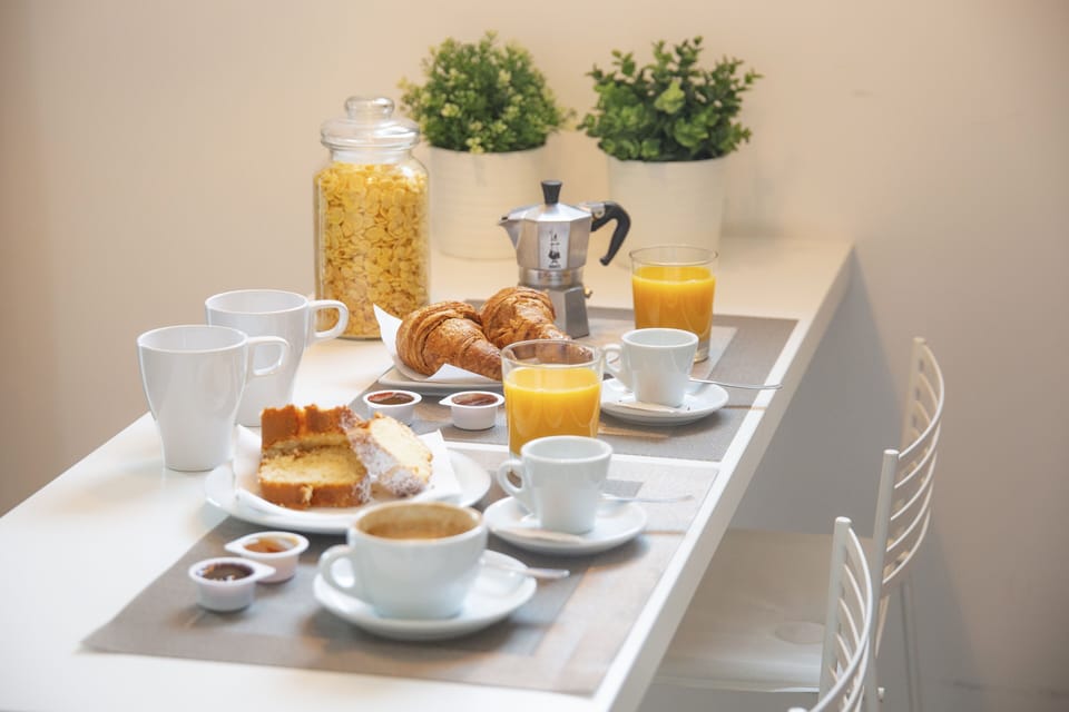 Daily cooked-to-order breakfast for a fee