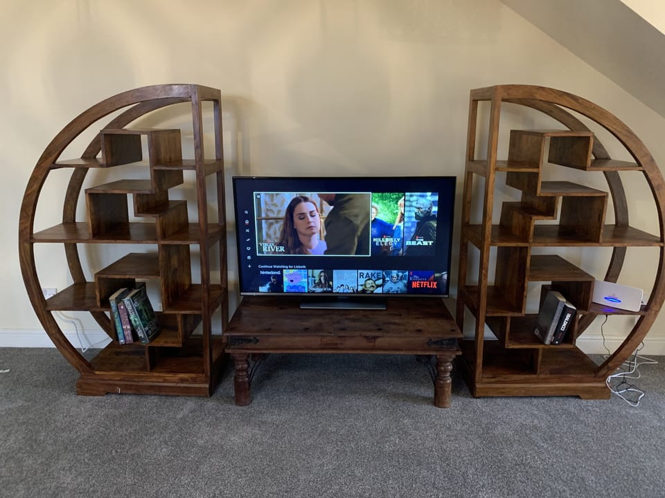 Apartment, 2 Bedrooms | Living area | 32-inch TV with digital channels