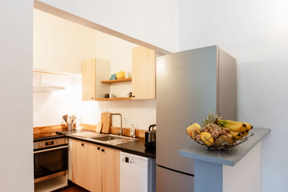 Apartment, Terrace (Gîte de la Cour) | Private kitchen