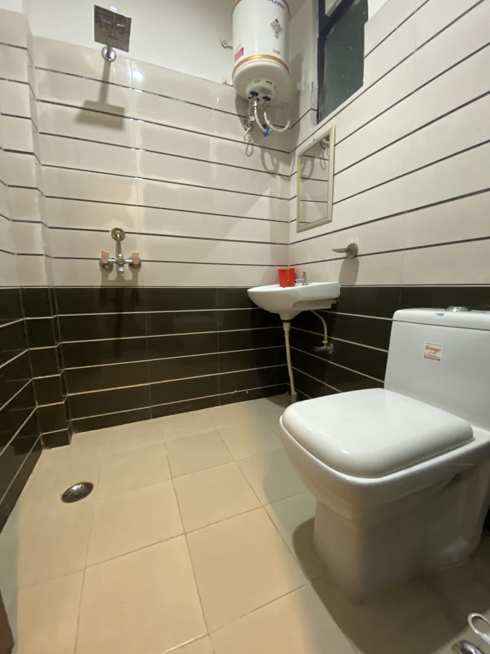 Shower, free toiletries