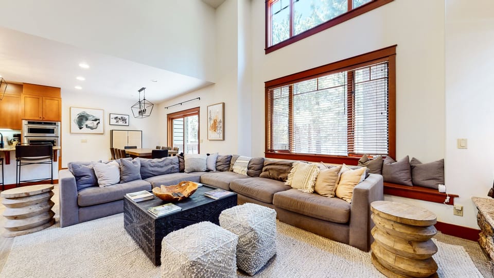 Townhome, 4 Bedrooms | Living area | Smart TV, fireplace, DVD player, streaming services