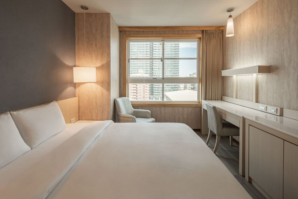 Business Room, 1 Double Bed, Harbor View | Premium bedding, down comforters, pillowtop beds, desk