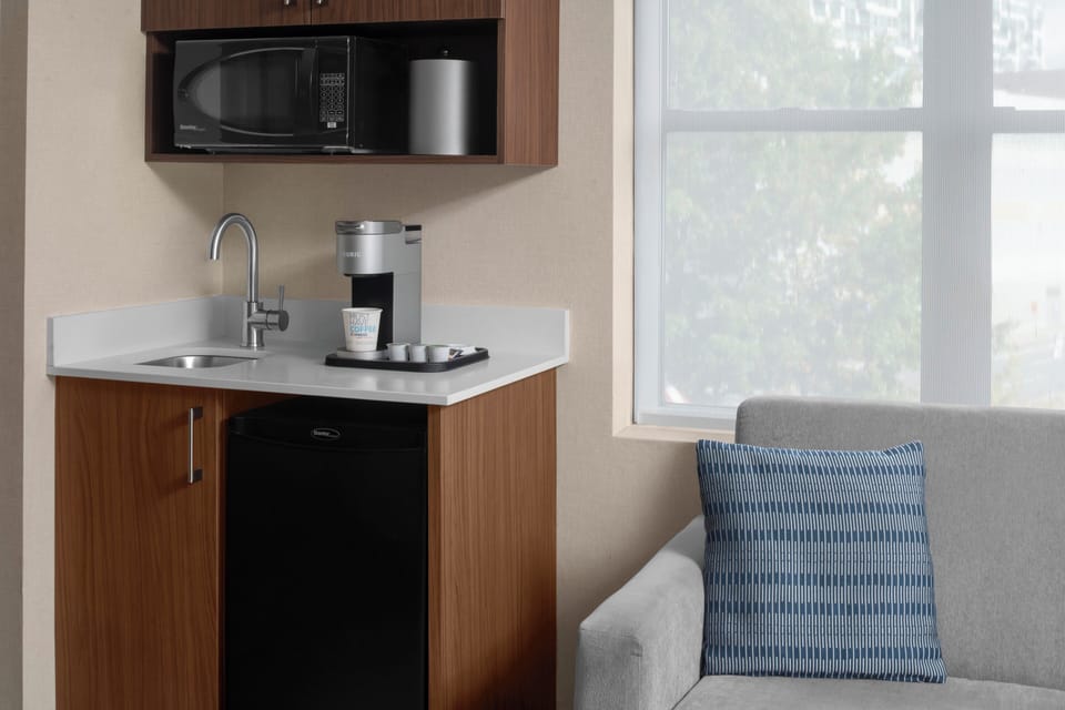 Studio Suite, 1 King Bed with Sofa bed (Additional Living Area) | Down comforters, in-room safe, desk, laptop workspace