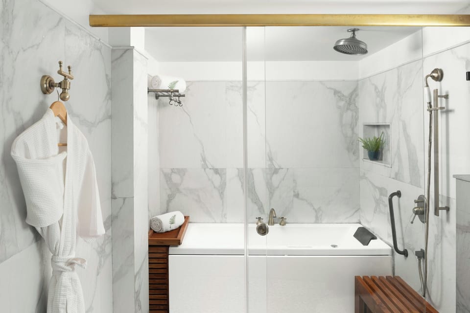 Presidential Suite, 2 Bedrooms, Balcony, Mountain View (Balcony) | Bathroom | Shower, free toiletries, hair dryer, slippers