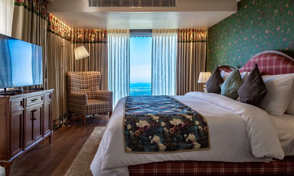 Fern Club Suite | Premium bedding, in-room safe, desk, laptop workspace