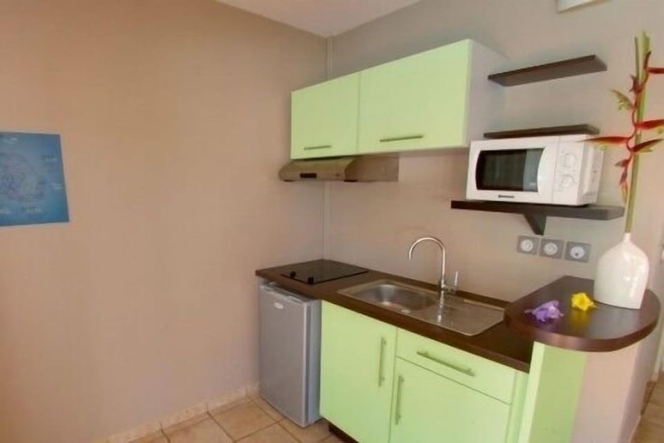 Studio | Private kitchenette | Electric kettle