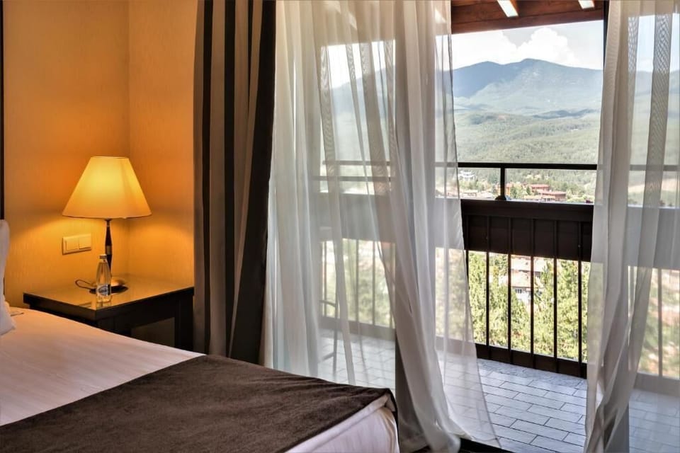 Premium bedding, minibar, in-room safe, individually furnished