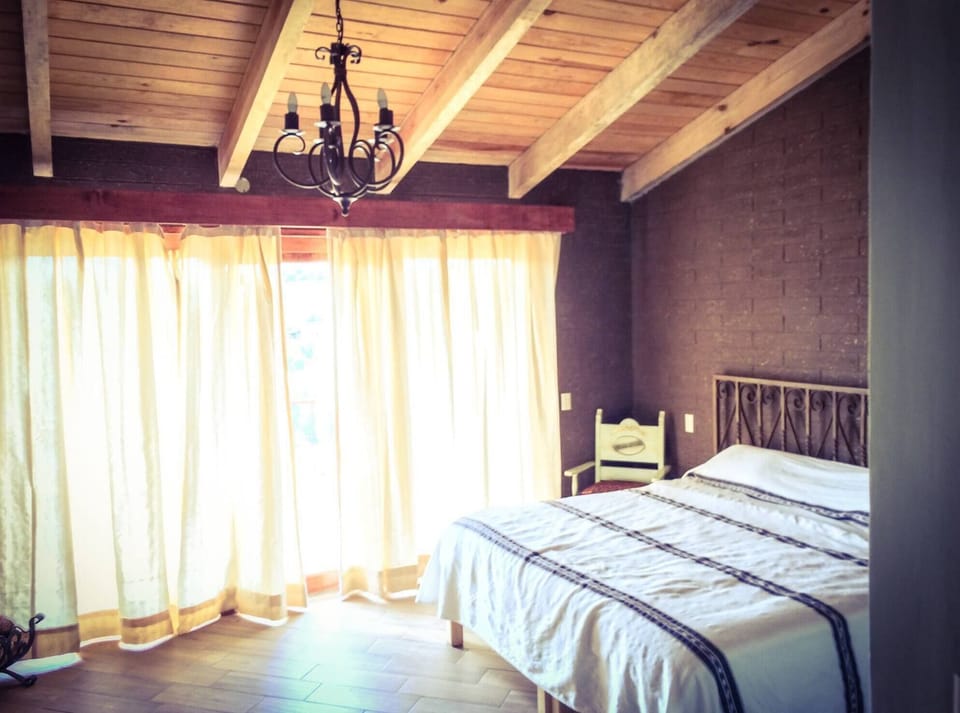 Large Cabin for 12 Guests With 3 Fireplaces, 4 Bedrooms, 6 Bathrooms, and 2 Kitc Cabin in Tapalpa