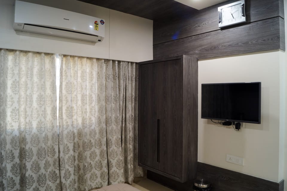 Deluxe Room | Soundproofing, free WiFi, bed sheets