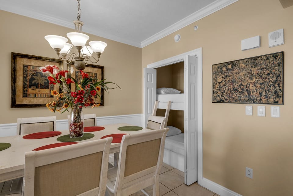 Condo, Multiple Beds, Pool Access, Ocean View | Dining