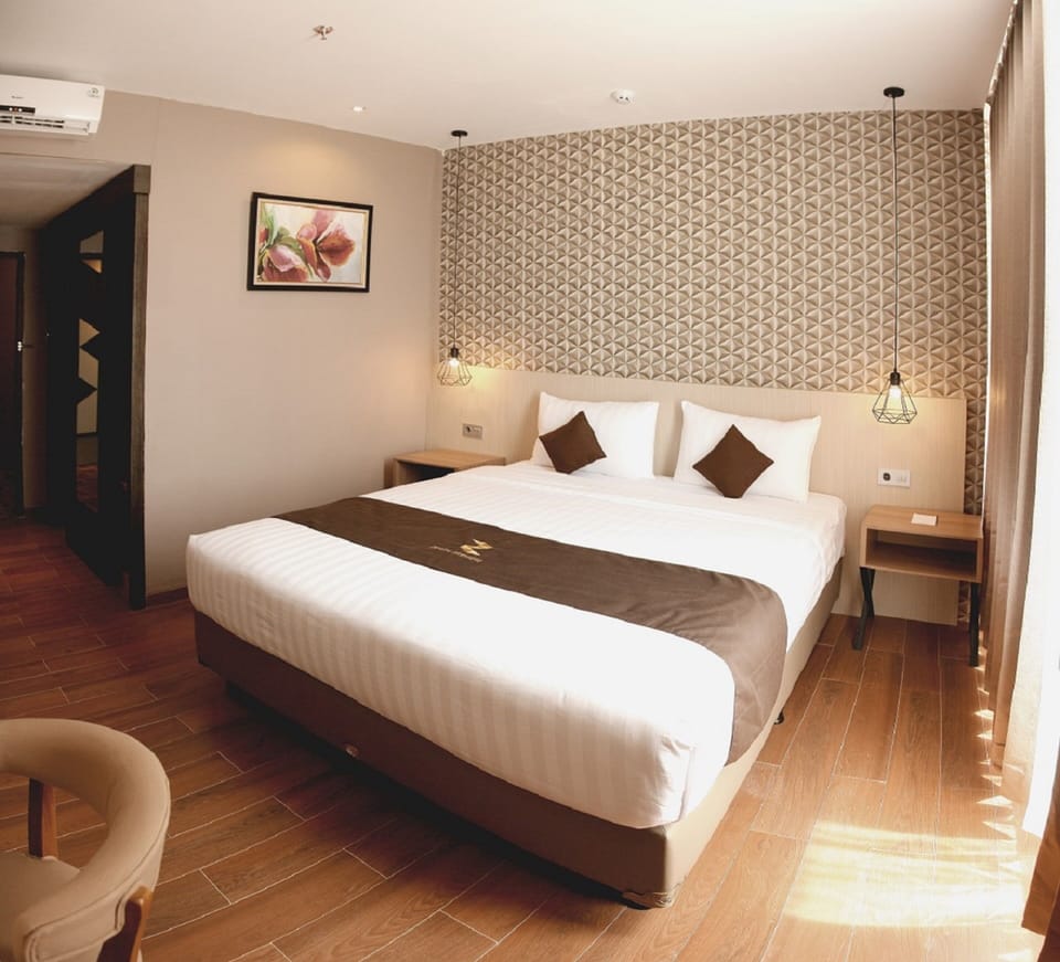 Superior Room, 1 Double Bed, Non Smoking | In-room safe, WiFi (free), bed sheets