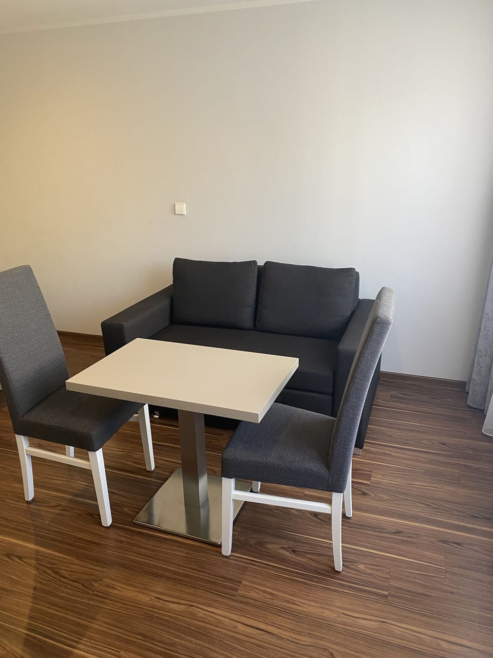 Superior Studio Suite | Living area | 32-inch flat-screen TV with satellite channels, TV
