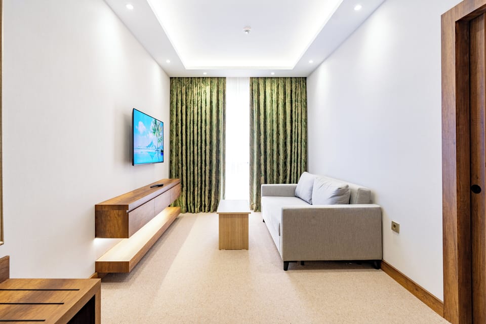 Executive Suite, 2 Bedrooms | Living area