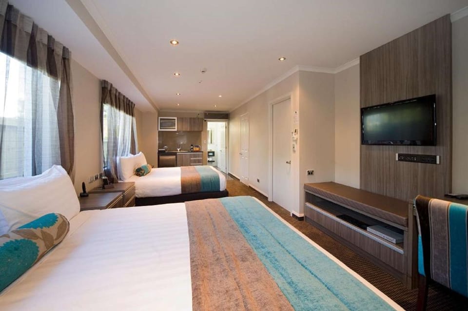 Premium Twin | In-room safe, desk, laptop workspace, soundproofing
