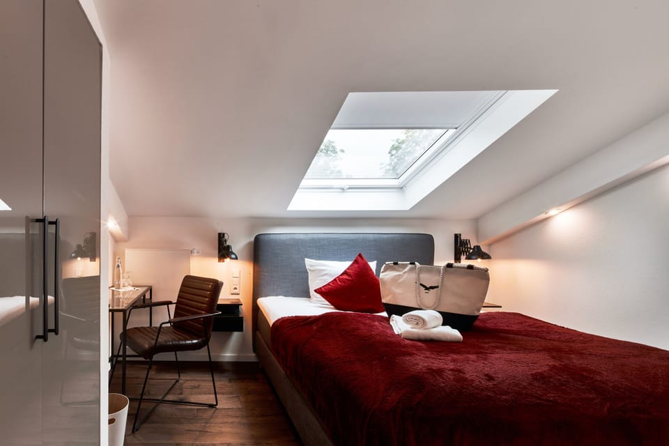 Suite | In-room safe, desk, cribs/infant beds, rollaway beds