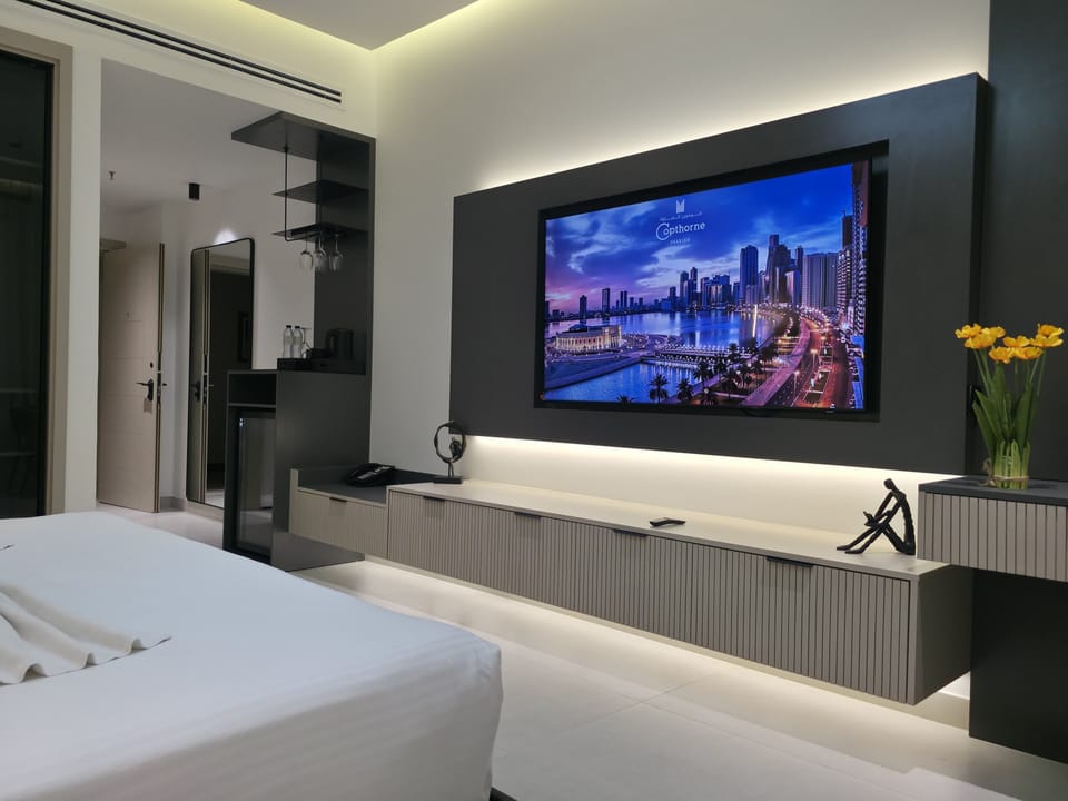 Premium Room, 1 King Bed | Hypo-allergenic bedding, minibar, in-room safe, individually decorated