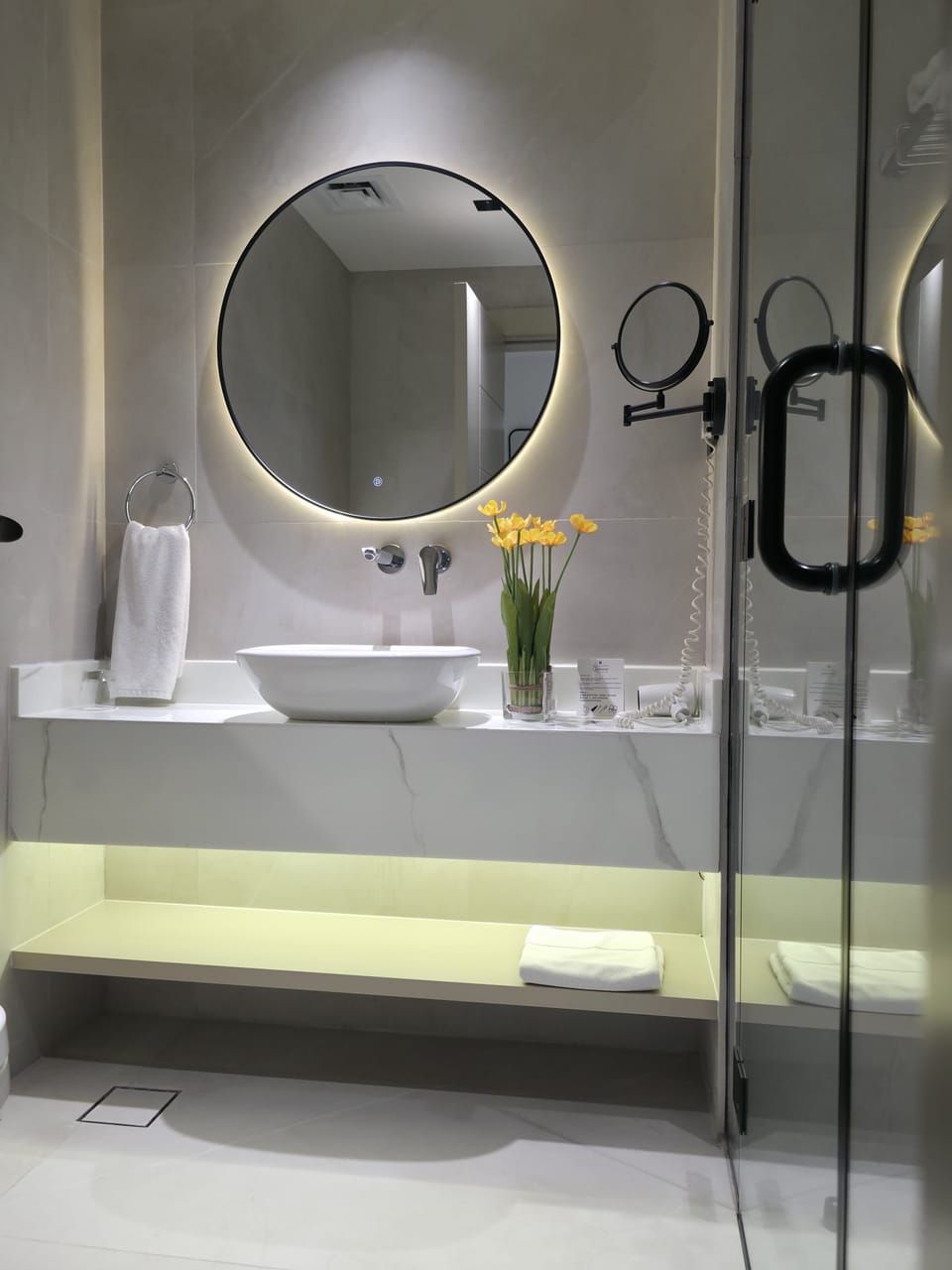 Premium Room, 1 King Bed | Bathroom | Combined shower/tub, deep soaking tub, eco-friendly toiletries