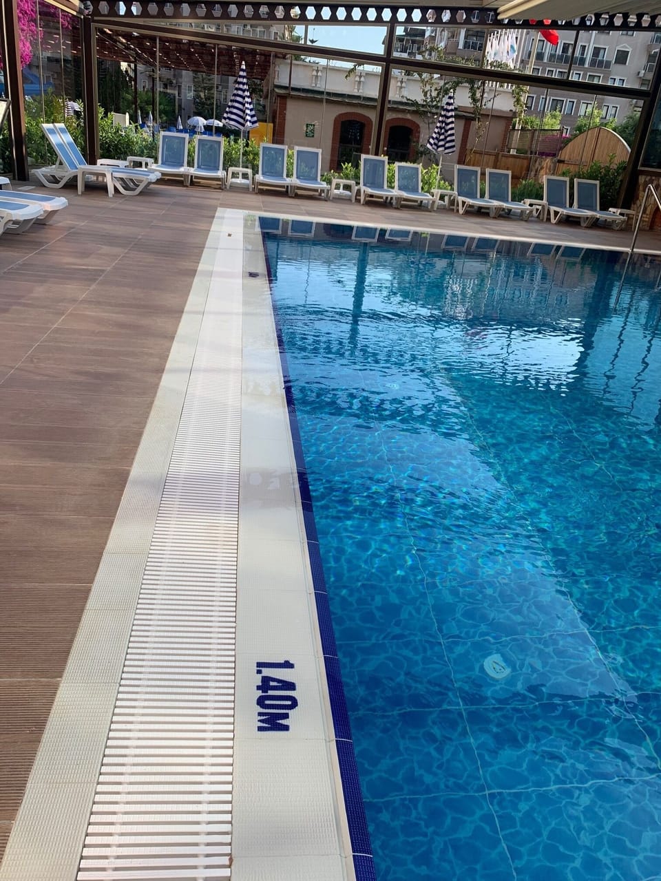 Indoor/outdoor pool