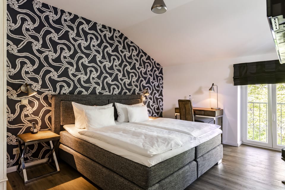 Hypo-allergenic bedding, in-room safe, individually decorated