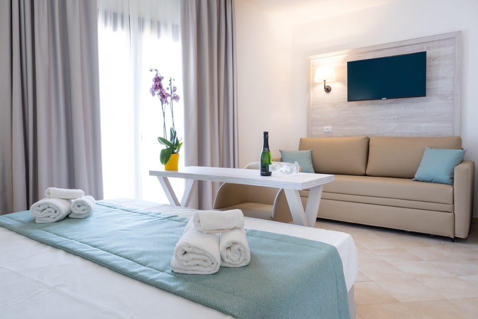 In-room safe, desk, soundproofing, WiFi (free)