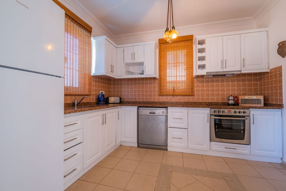 Luxury Villa, 4 Bedrooms | Private kitchen | Electric kettle