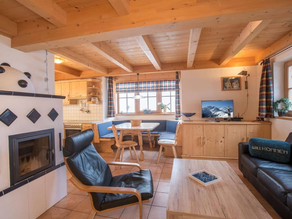 Chalet | Living area | TV