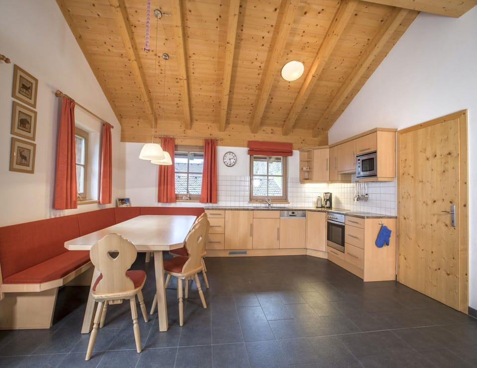 Chalet | Dining